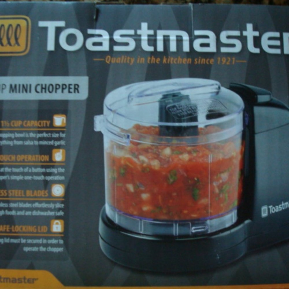NIB Toastmaster 1.5 cup mini Chopper 1M-67MK